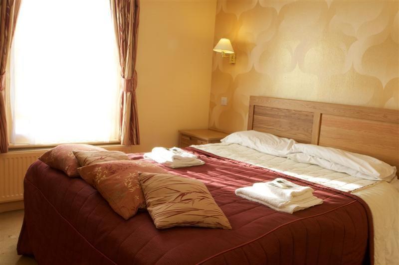 The Roebuck Inn - Relaxinnz Harrietsham Quarto foto
